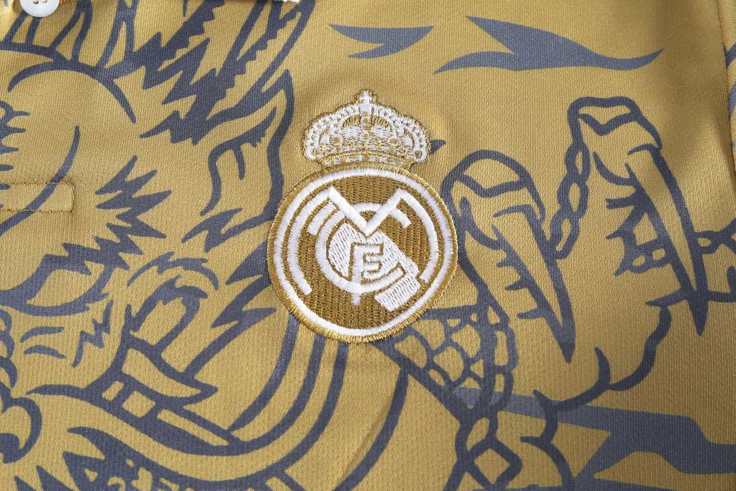 RONALDO #7 MADRID GOLDEN DRAGON EDITION SOCCER KIT