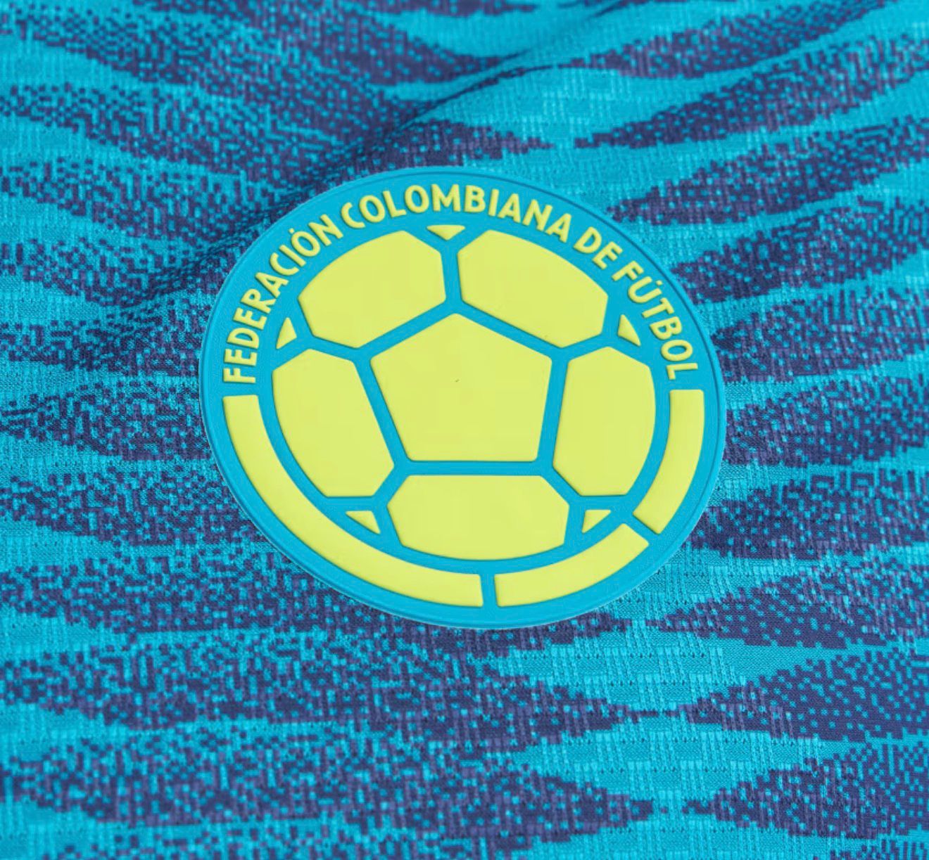 JAMES #10 COLOMBIA AWAY 26-27 SOCCER KIT