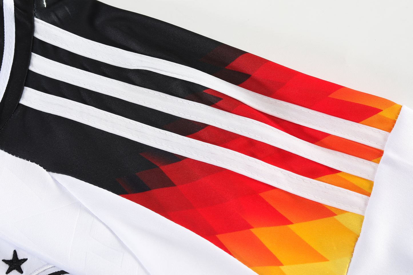 KROOS #8 GERMANY HOME 24-25 SOCCER KIT