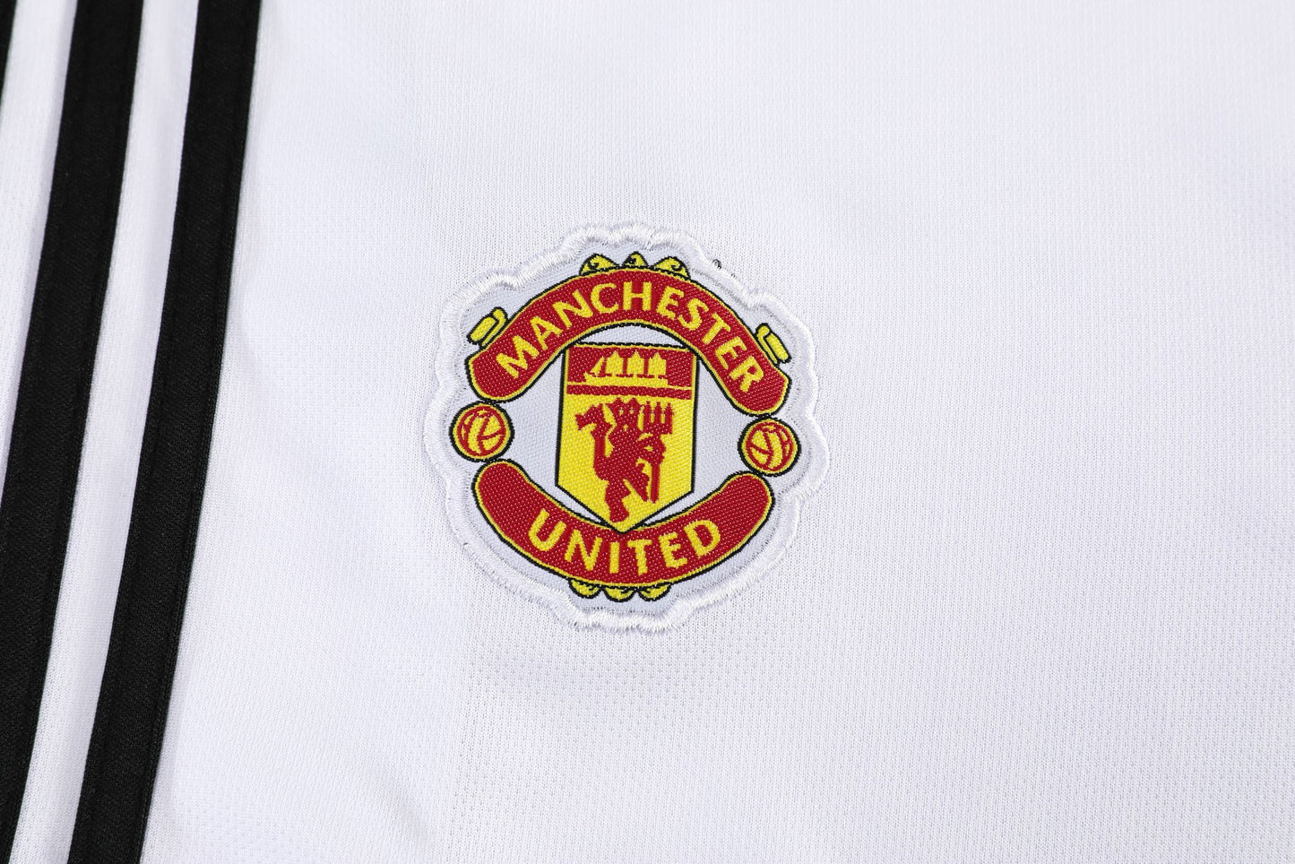 FERNANDES #8 MAN UTD HOME 25-26 SOCCER KIT