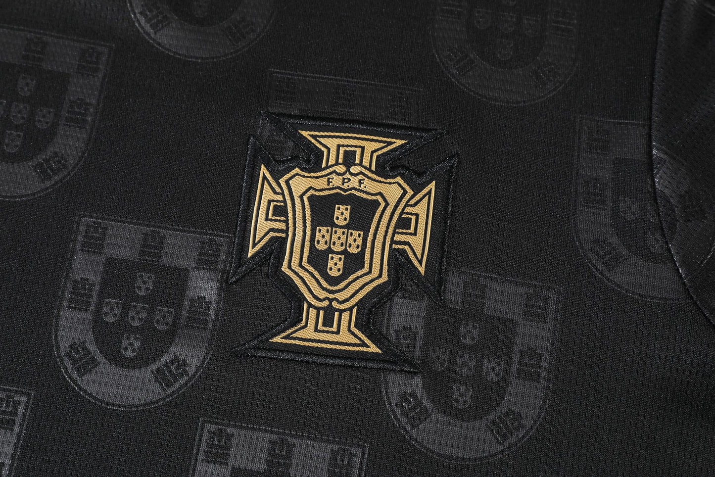 RONALDO #7 PORTUGAL BLACK 26-27 SOCCER KIT